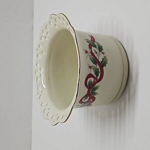 Royal Limited Holly Hoilday Dish